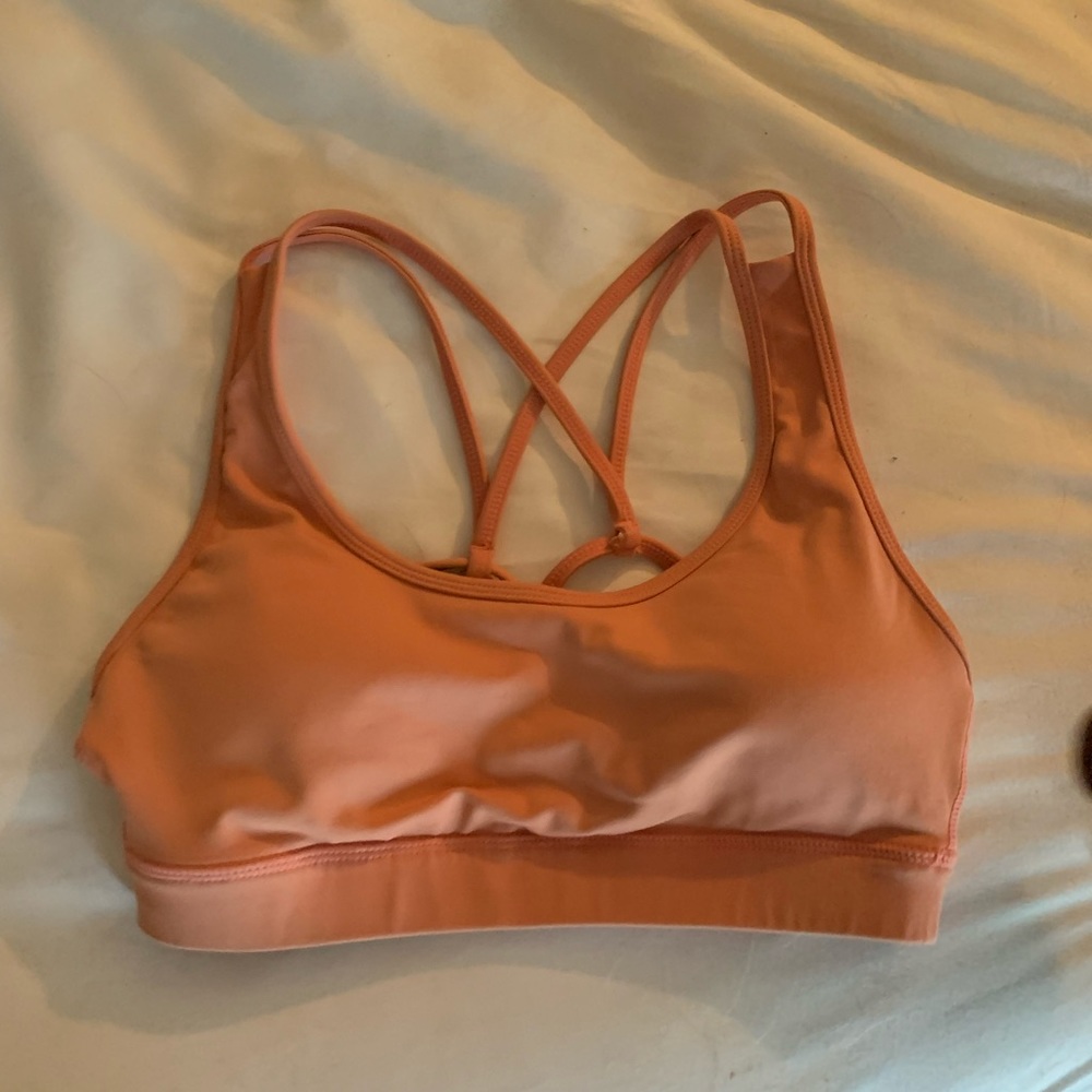 the sariya sports bra in peach
